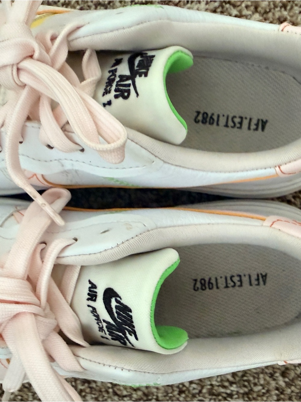 Air Force Ones Nike Womens - Picture 4 of 5